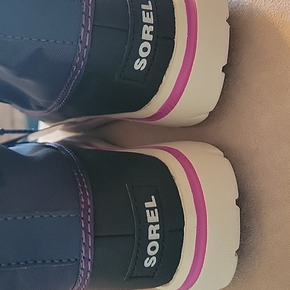 Brand new Sorel boots - Picture 3 of 5